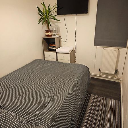 Charming Room Near Central London Exterior photo